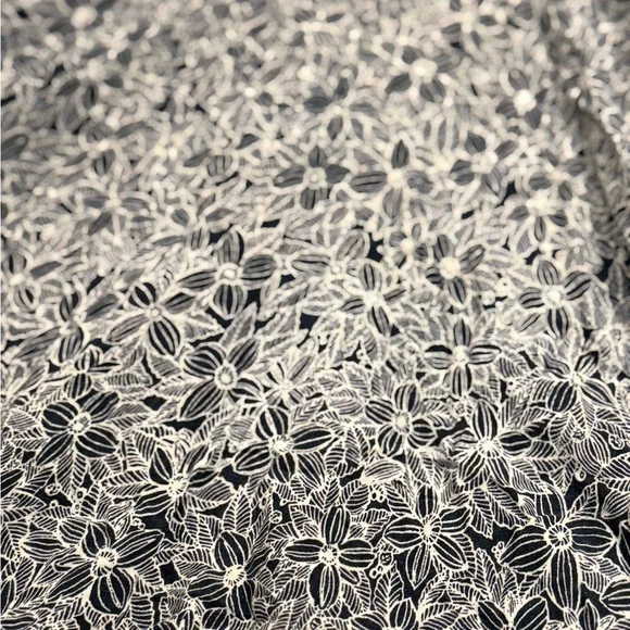 Old Navy Spaghetti Strap Navy and White Floral Sun Dress Size Large - Picture 5 of 6